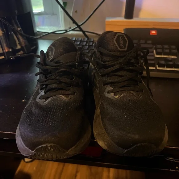 ASICS women’s Black Running Shoes - Picture 7 of 7